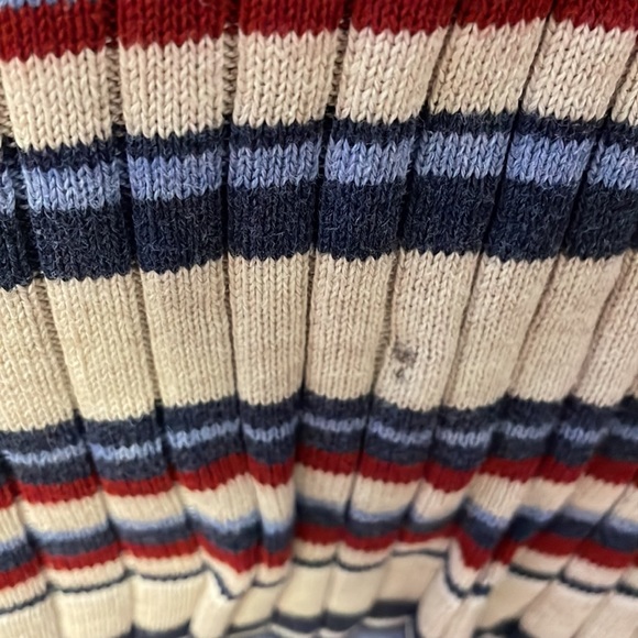 Womens short sleeve sweater with stripes & lots of stretch. No size or brand. - Picture 5 of 11